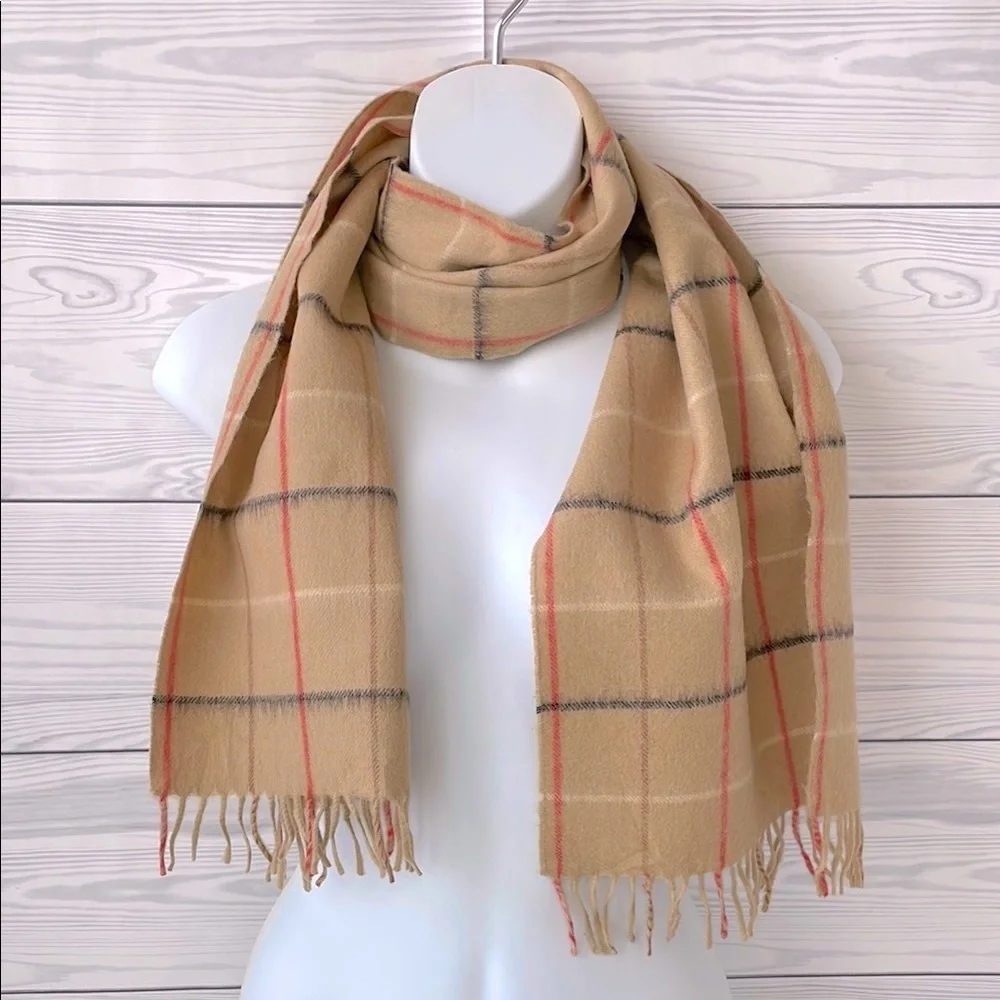 Burberrys Vintage 100% Pure Virgin Wool Scarf‎